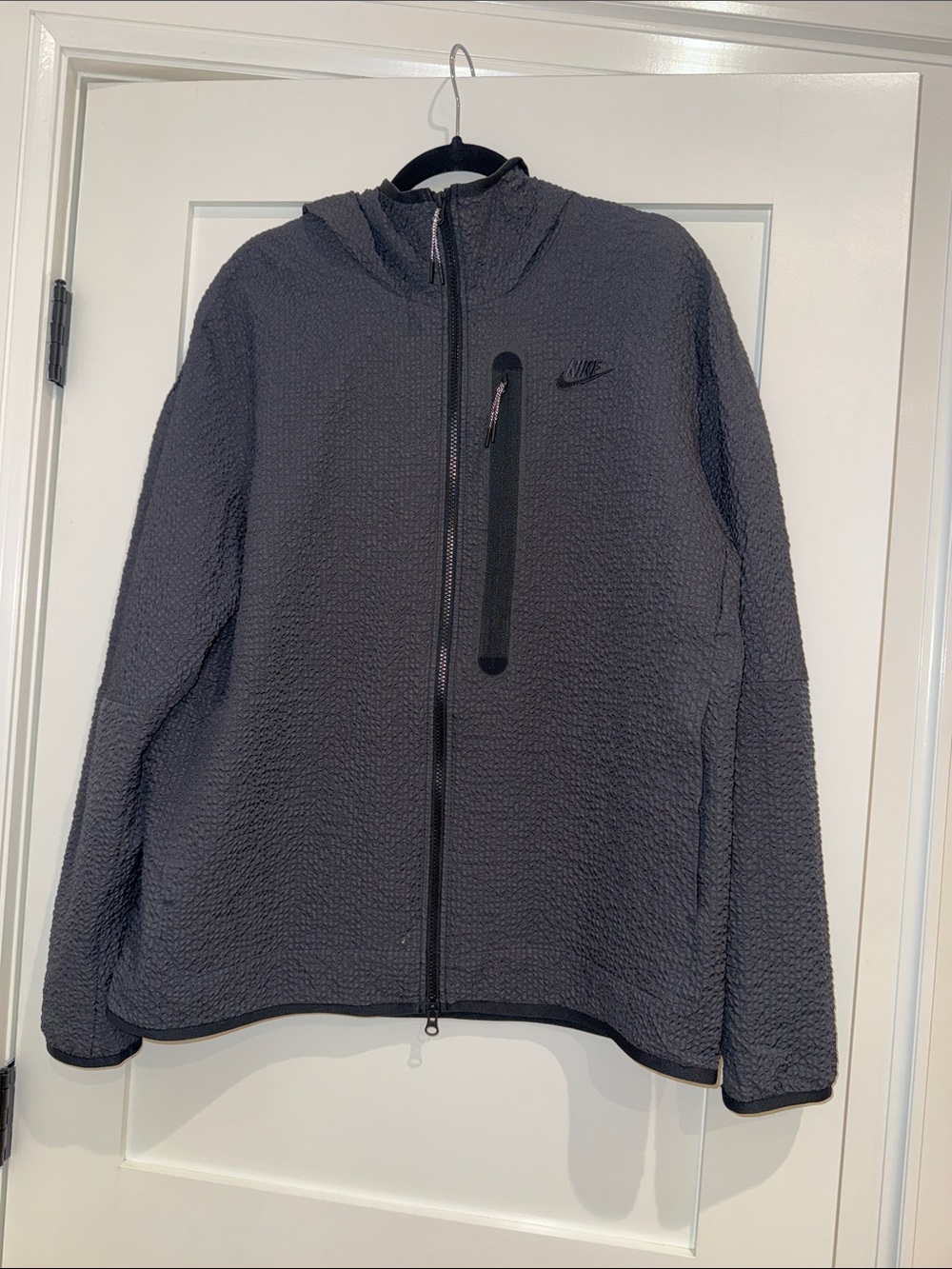 Nike Men’s Lightweight Windbreaker